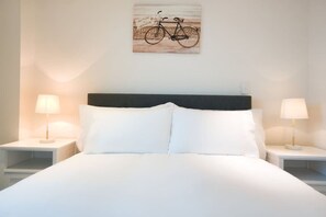 Iron/ironing board, WiFi, bed sheets