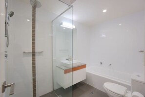 Shower, hair dryer - Amyra Residences on Rowlands Place - Unit 1007 (Adelaide)