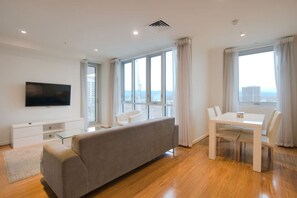 TV - Amyra Residences on Rowlands Place - Unit 807 (Adelaide)