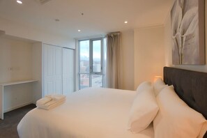 熨斗/熨衣板、WiFi、床单