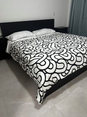 2 Schlafzimmer, Zimmersafe, kostenloses WLAN, Bettwäsche