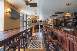 Bar (on property) - Dev Hotel and Conference Centre  (Cornwall)