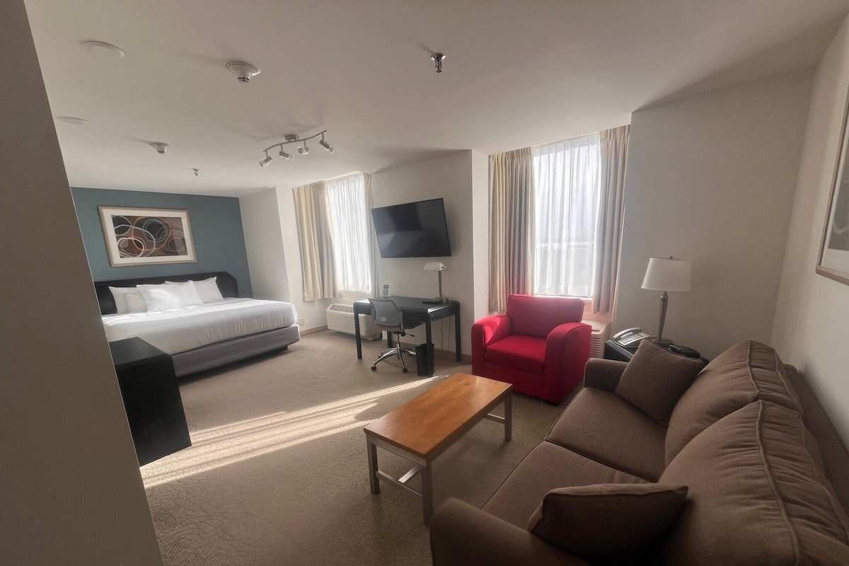 Superior King Room | Individually furnished, desk, laptop workspace, blackout drapes