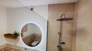 Bruser, hårtørrer, bidet