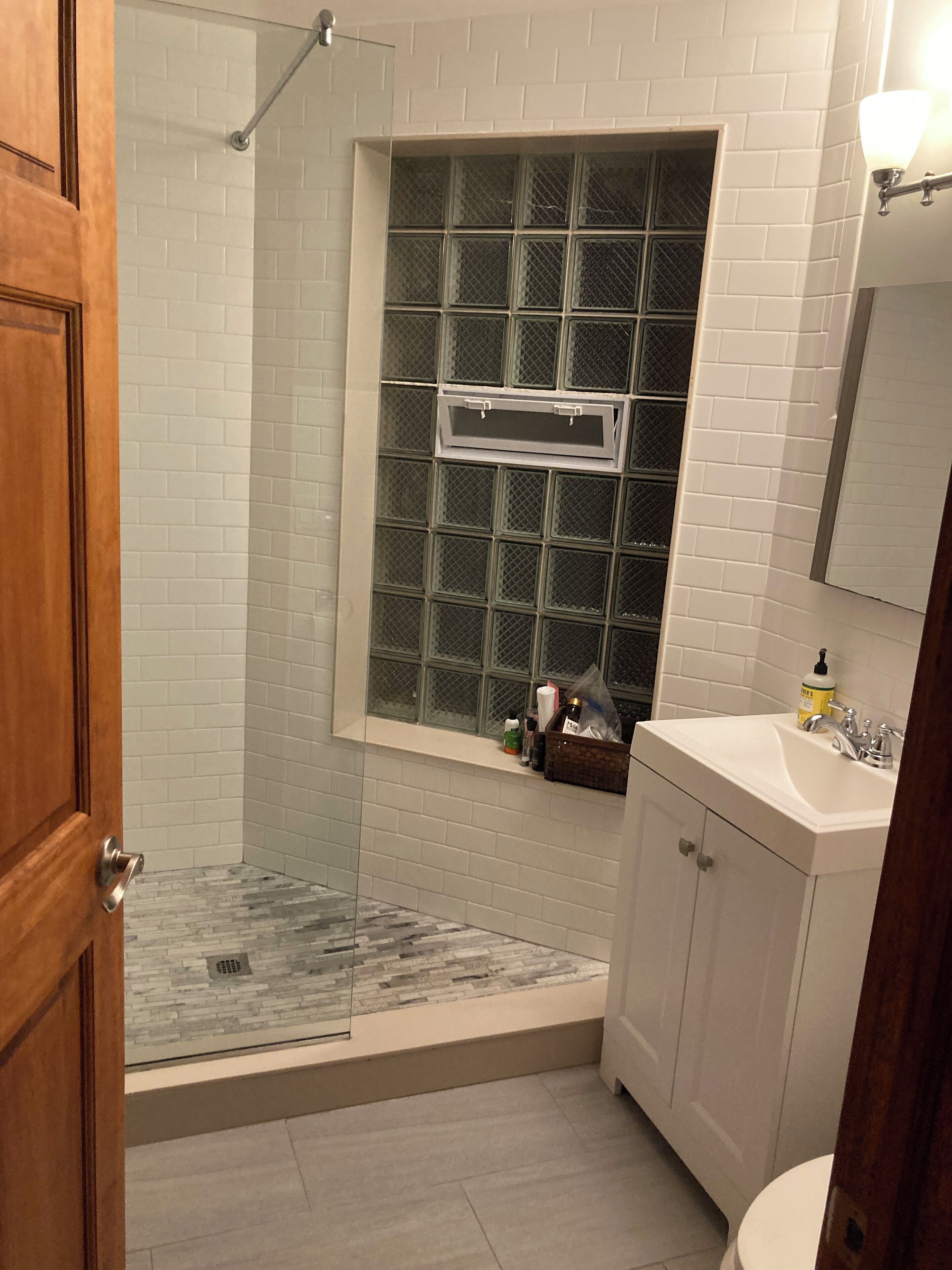 Basic-Einzelzimmer | Badezimmer | Dusche, Haartrockner, Handtücher, Seife