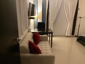 Smart TV - Charming 3-bedroom Private Pool Villa with AC and WiFi in enjoyable Mérida (Mérida)