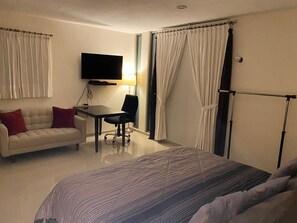 3 makuuhuonetta, silitysrauta/-lauta, vauvan matkasänky, Wi-Fi