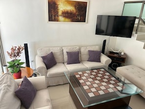 Smart TV - Charming 3-bedroom Private Pool Villa with AC and WiFi in enjoyable Mérida (Mérida)