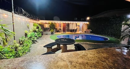 Private residential home for 8 with private pool; 5 min walk to Jacó Beach.