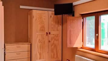 Habitación Confort | Espacio para trabajar con laptop y wifi gratis