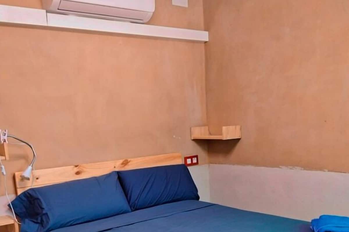 Economy kamer | Een laptopwerkplek, gratis wifi