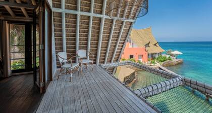 Spectacular beachfront home with pool and jacuzzi