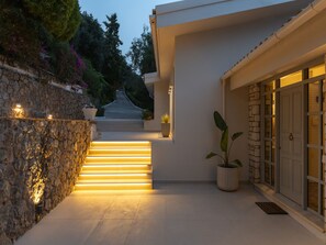 Exterior detail - Villa Dell Amore - Private dock - Private Pool - Seafront (Corfu)