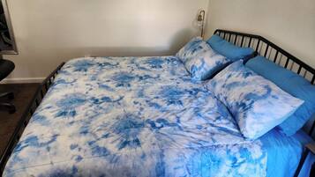 3 bedrooms, desk, iron/ironing board, WiFi