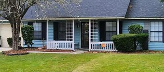 3-bedroom house in serene Ladson with AC, WiFi. Enjoy a peaceful getaway