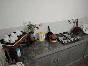 Fridge, microwave, stovetop, electric kettle