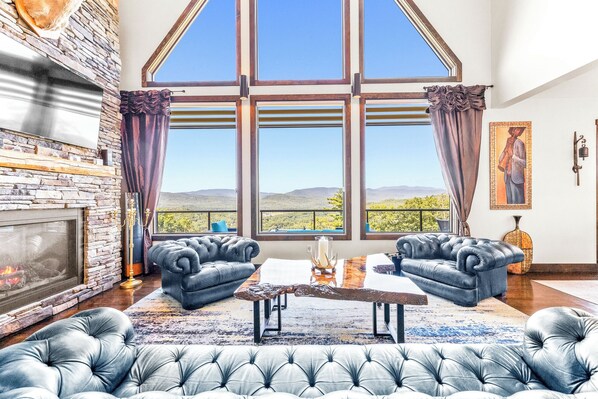 Smart TV, fireplace, stereo