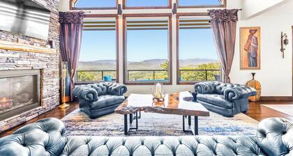 Luxurious Spacious 6-bedroom House. Best Views, Hot tub. Waterville Estates!