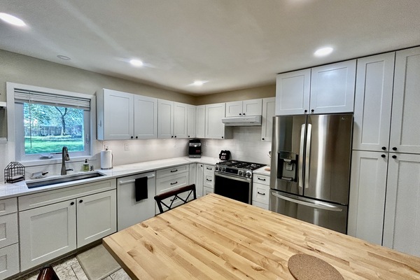 Frigorífic, microones, forn i placa de cuina