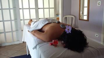 Massages aux pierres chaudes, massages des tissus profonds