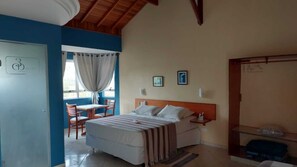 Laptop workspace, soundproofing, free WiFi - POUSADA 3 MARIAS (São Pedro)