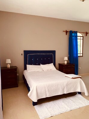 3 bedrooms, travel crib, free WiFi, bed sheets - P.L Residence (Constanza)