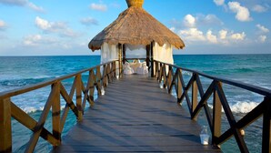 Apartment, Accessible - 2BD Riviera Maya Ocean View w Luxurious Resort (Playa del Carmen)
