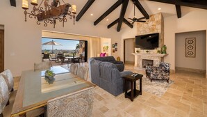 House - 4BD Diamante Spacious Patio and Private Pool (Cabo San Lucas)