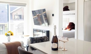 3 bedrooms, WiFi, bed sheets - Golden Ridge - 2 Bedroom + Den (Canmore)