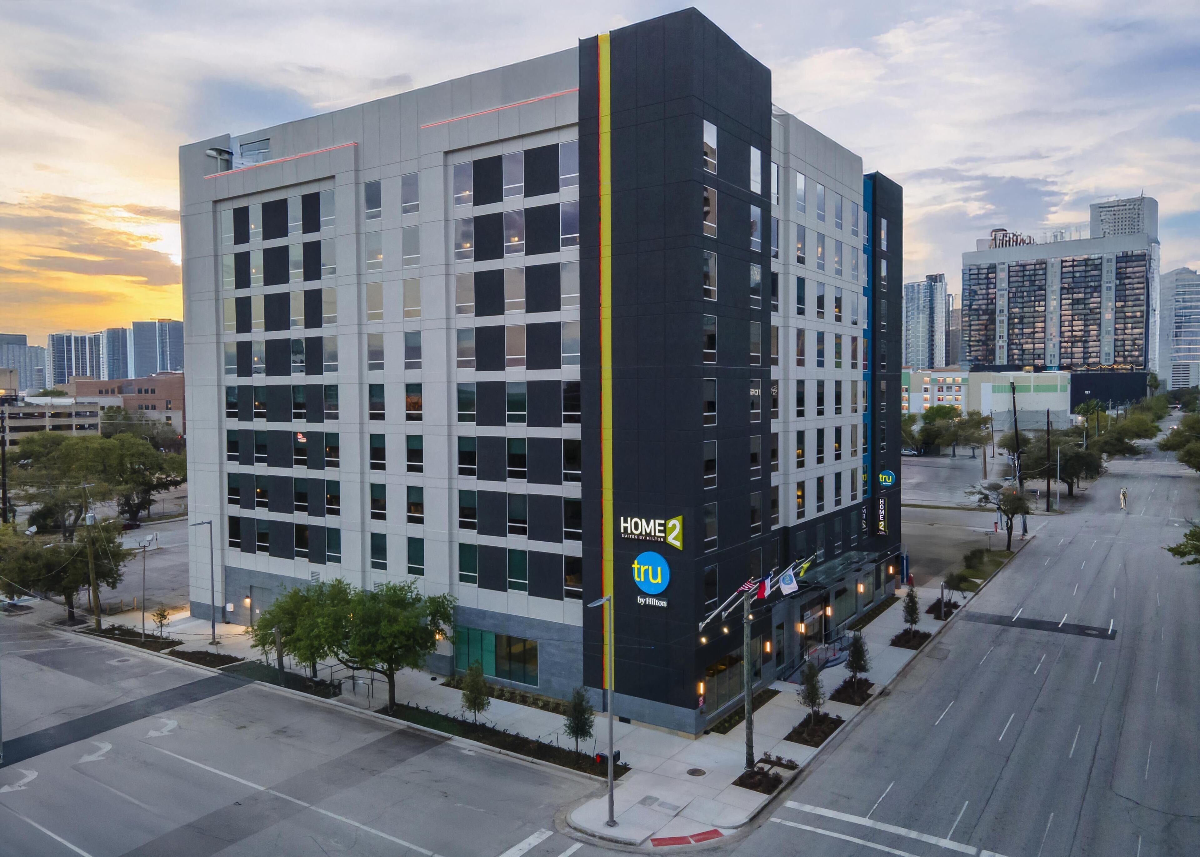 Photo - Home2 Suites By Hilton Houston Downtown Convention Center