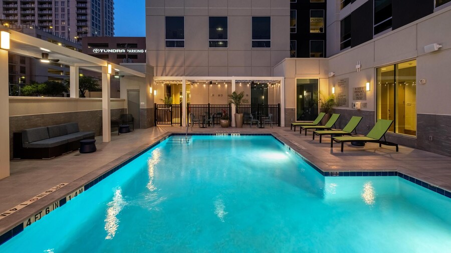 Home2 Suites by Hilton Houston Downtown Convention Center