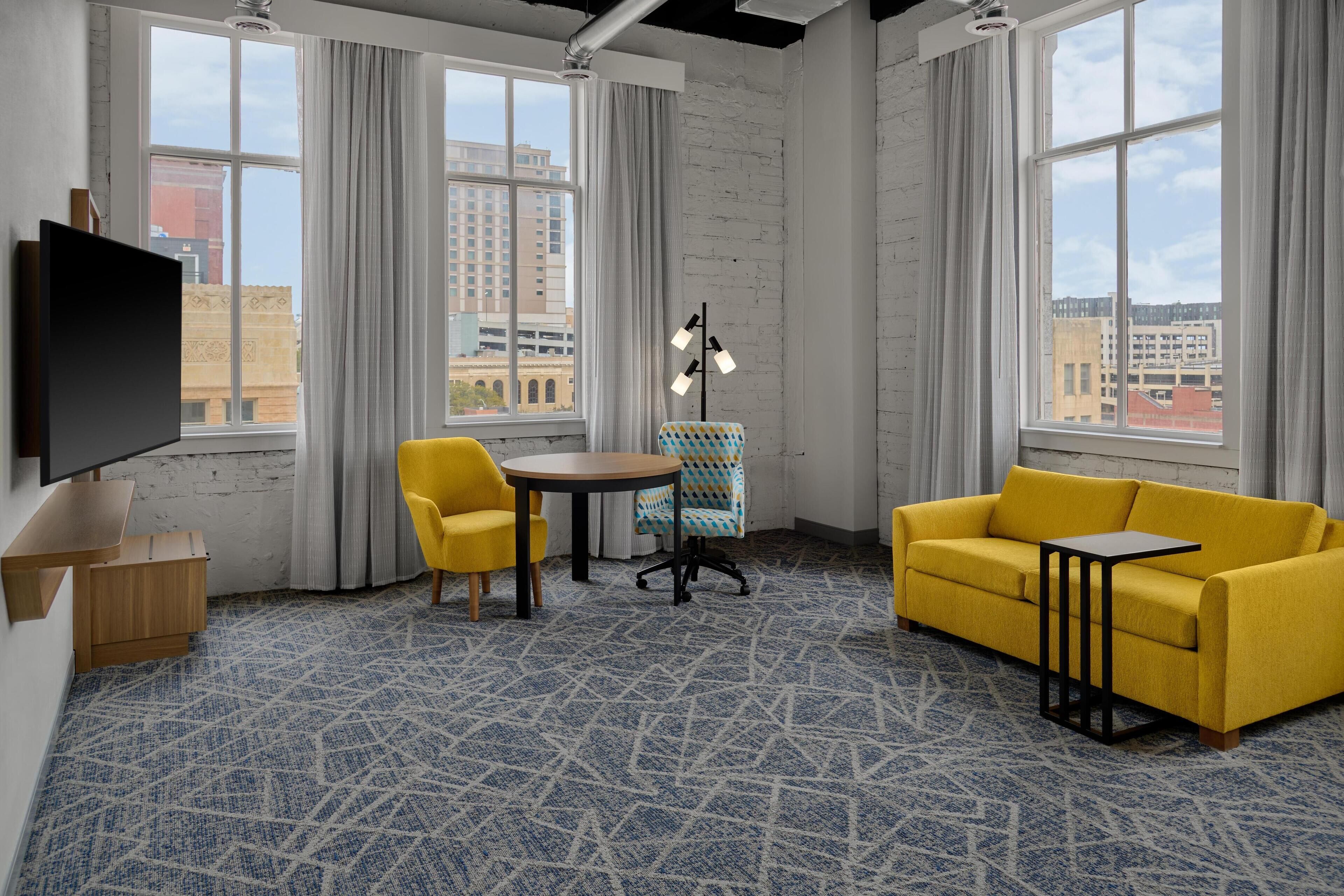 Suite, Multiple Beds, Accessible (Roll-In Shower) | Living area | TV