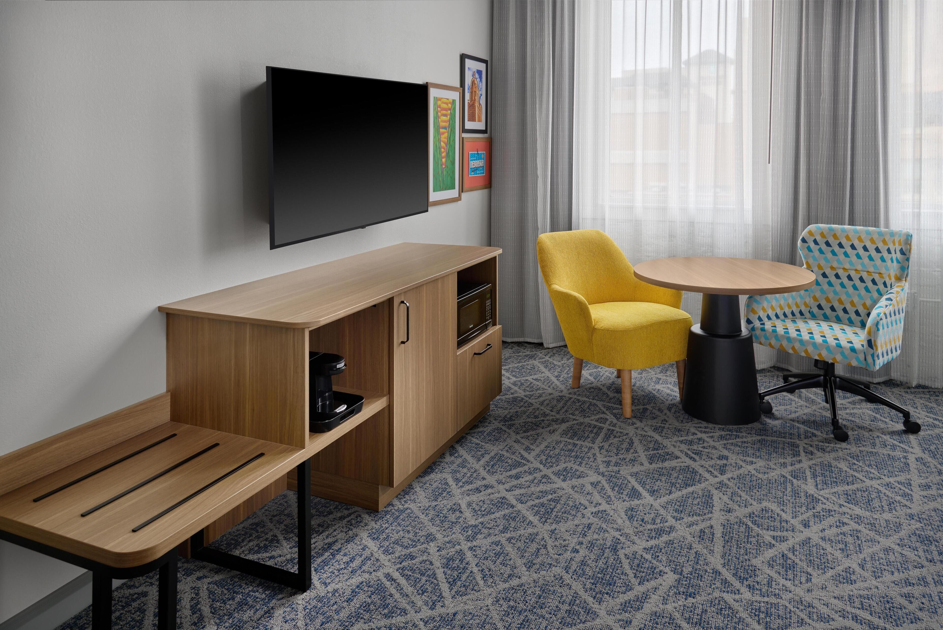 Bàn ủi/dụng cụ ủi quần áo, truy cập Internet không dây miễn phí 