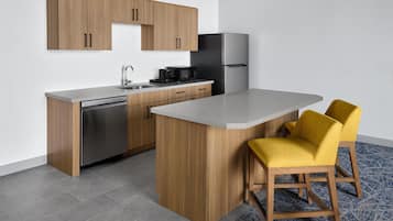 Suite, 1 King Bed, Accessible (Hearing) | Private kitchen