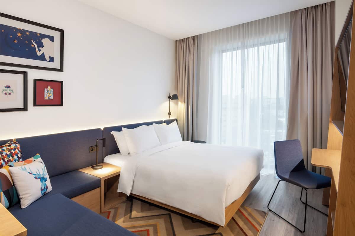 Queen Room with Sofa Bed | Desk, laptop workspace, blackout drapes, soundproofing