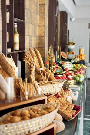 Breakfast buffet - DGV Resort by Treat, Silvassa (Silvassa)