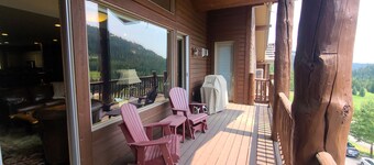 Spacious 2-bedroom Ski in/Ski out condo in beautiful Big Sky, Montana.