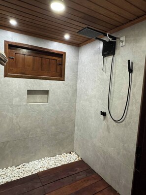 Hair dryer, towels, soap, shampoo - Vila Monan - 02 (Atins)