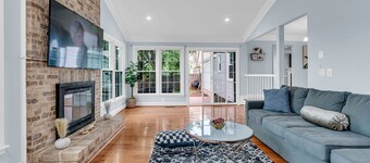 Elegant Home- City View/IAD Airport/Prime Location