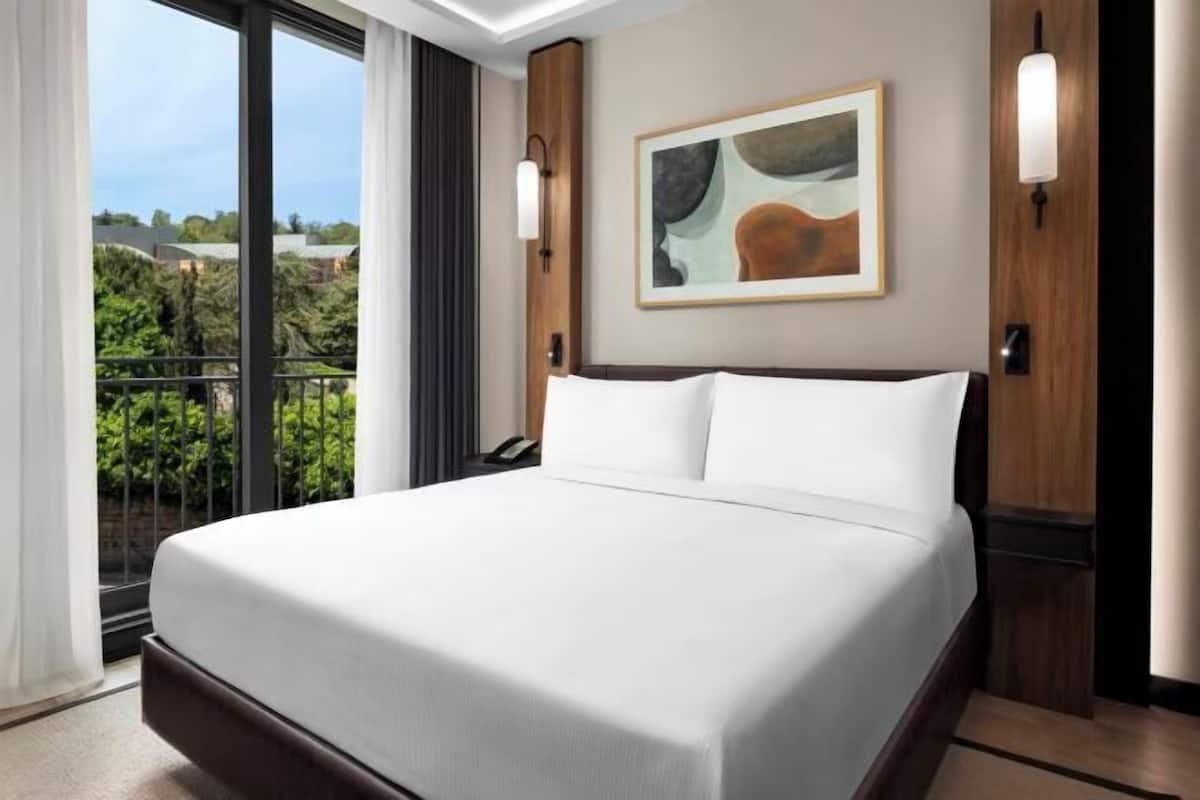 Minibar, in-room safe, blackout drapes, soundproofing