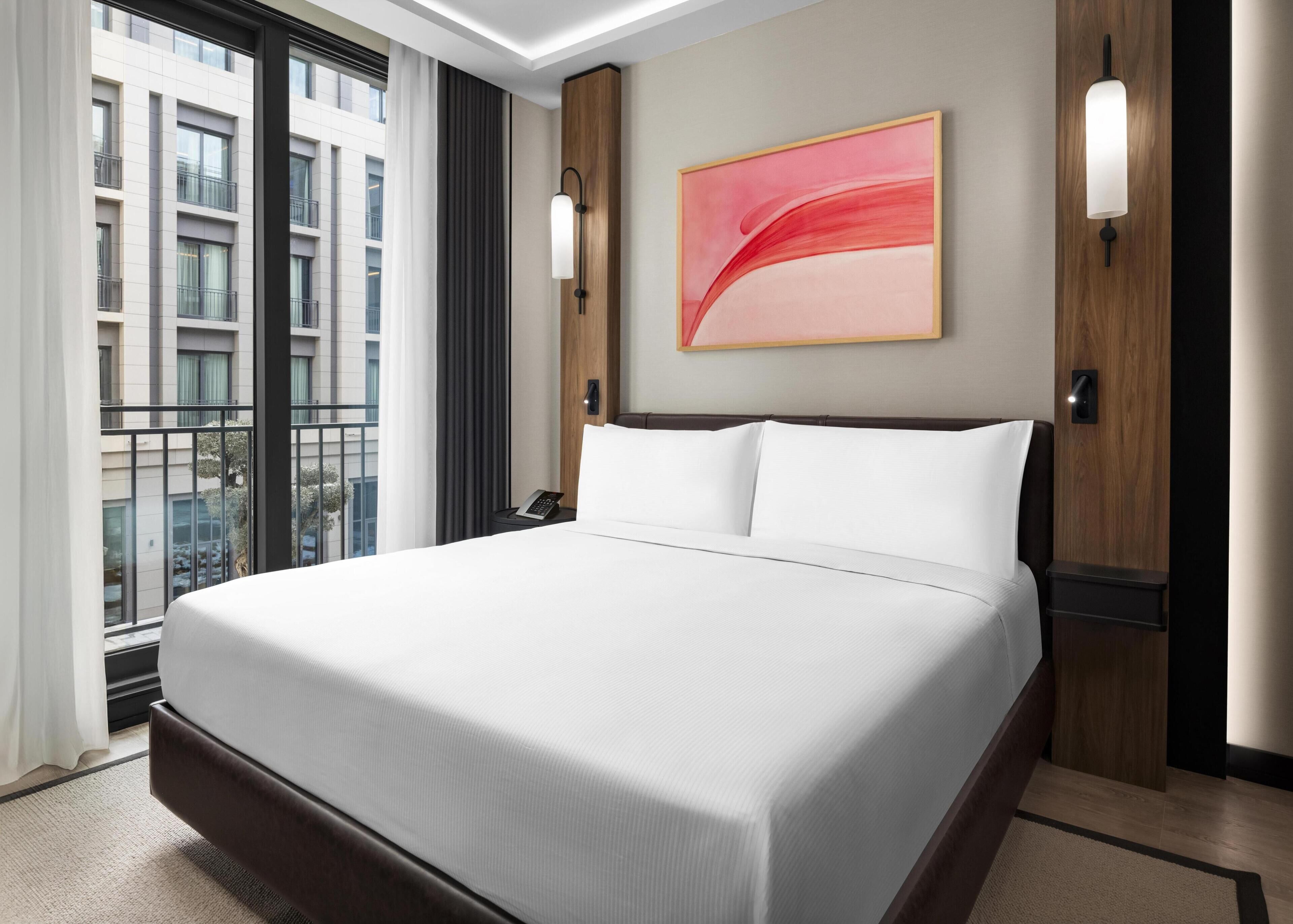 Minibar, safe på rommet, blendingsgardiner og lydisolert