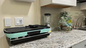 Fridge, microwave, dishwasher, coffee/tea maker