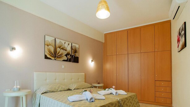 House - Panormo Seaside Stay With Fireplace (Mylopotamos)