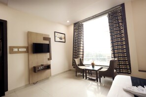 Executive AC Room | 1 bedroom, desk, laptop workspace, free WiFi