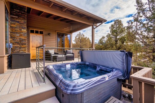 Cabin 89 at Brasada Ranch: 2bd, Hot Tub, & Modern Rustic Comfort!