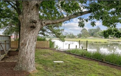 On the River - Quiet Cove Creek 4BR Home near it all.