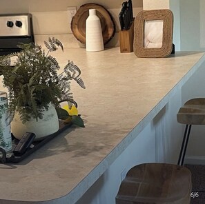 Microwave, oven, stovetop, dishwasher - Spacious Family-Friendly Home in Serene Jacksonville Neighborhood (Jacksonville)