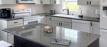 Charming 2-bedroom house with AC, WiFi in delightful Bloomington