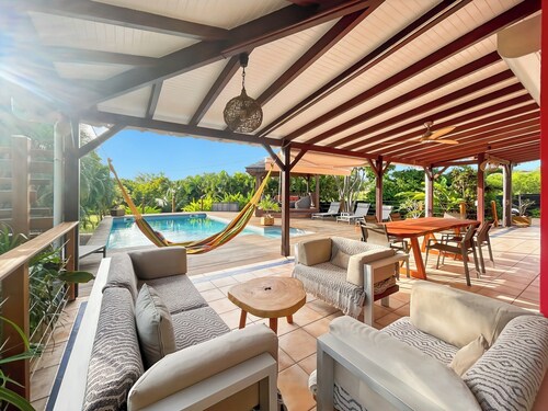 Villa la Désirade, heated swimming pool next to city center and beaches