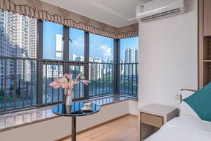 Family Suite, Garden View | Premium bedding, down duvets, desk, laptop workspace - Guangzhou Hantao International Apartment (Guangzhou)